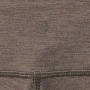 lululemon athletica Pants - Lululemon light grey crop leggings sz 6 57456 lululemon athletica Pants - Lululemon light grey crop leggings sz 6 57456